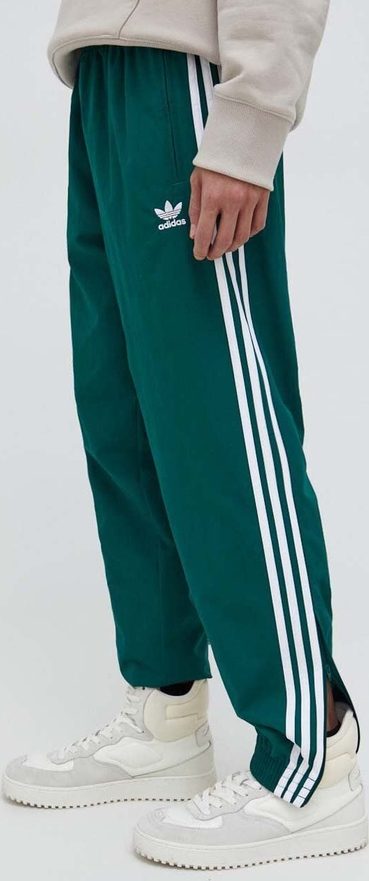 Spodnie Adidas Originals z dresówki w sportowym stylu