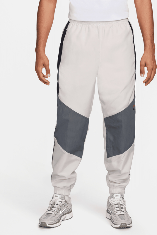 Spodnie Nike z tkaniny w stylu retro