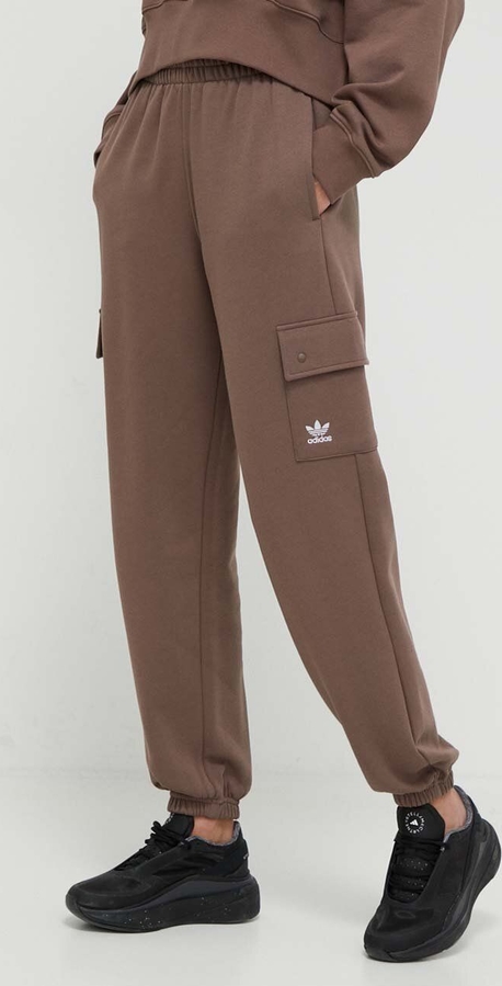 Spodnie sportowe Adidas Originals w sportowym stylu z dresówki