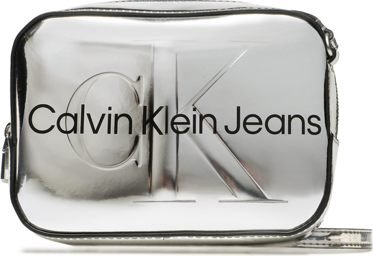 Srebrna torebka Calvin Klein średnia na ramię matowa