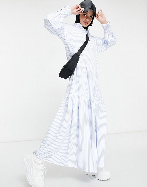 Sukienka Asos z długim rękawem baskinka