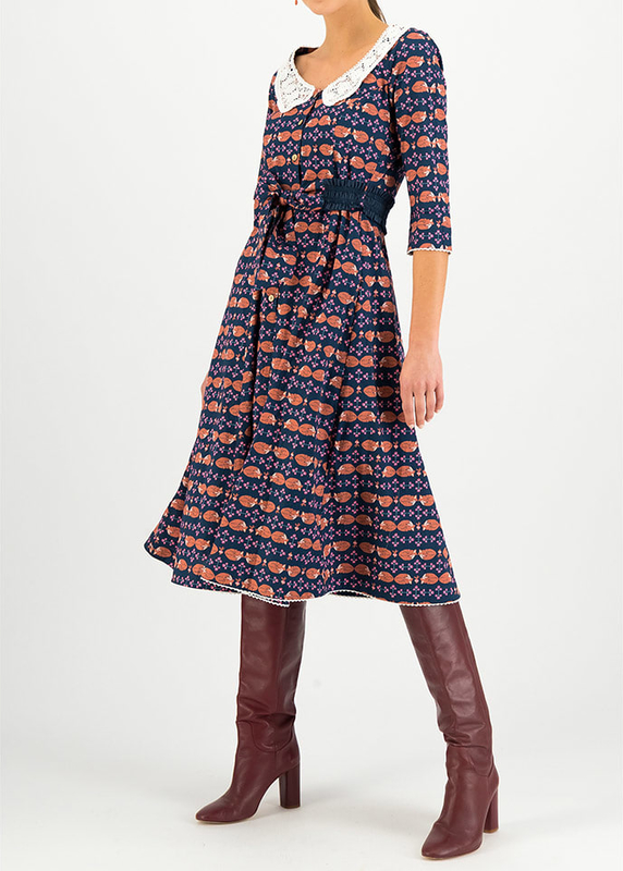 Sukienka blutsgeschwister z dekoltem w kształcie litery v z długim rękawem z tkaniny
