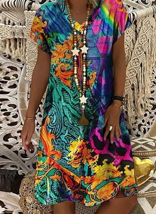 Sukienka Cikelly z dekoltem w kształcie litery v mini