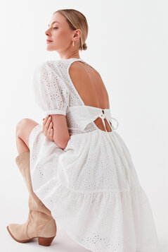 Sukienka Desigual mini z krótkim rękawem z okrągłym dekoltem