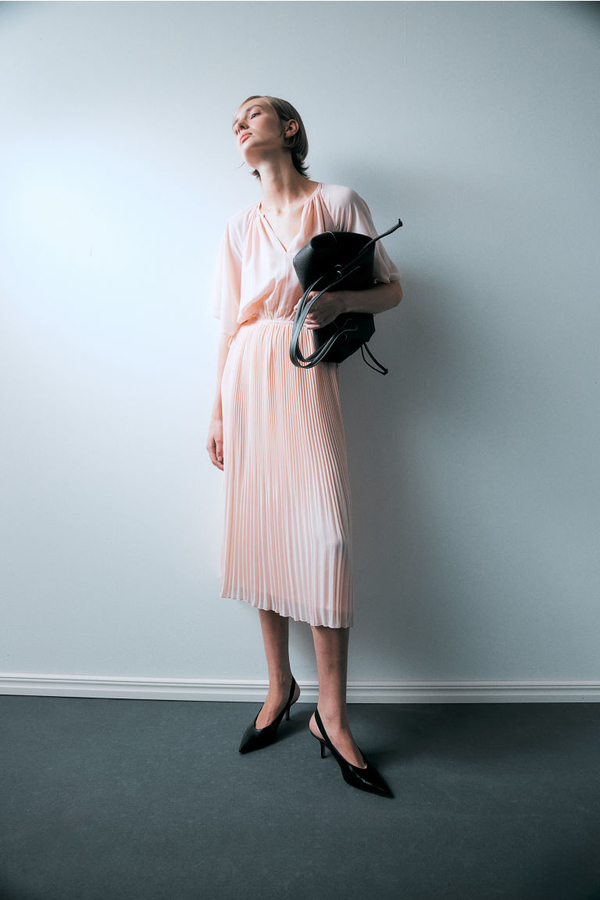 Sukienka H & M midi z szyfonu z długim rękawem