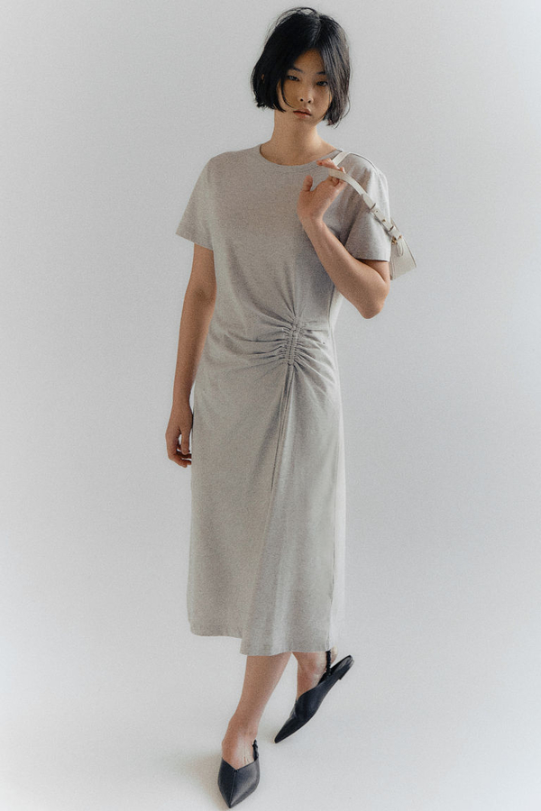 Sukienka H & M z krótkim rękawem z okrągłym dekoltem prosta