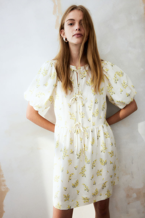Sukienka H & M z okrągłym dekoltem z krótkim rękawem z tkaniny