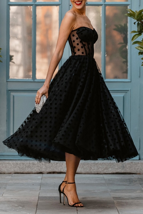 Sukienka IVET w stylu klasycznym