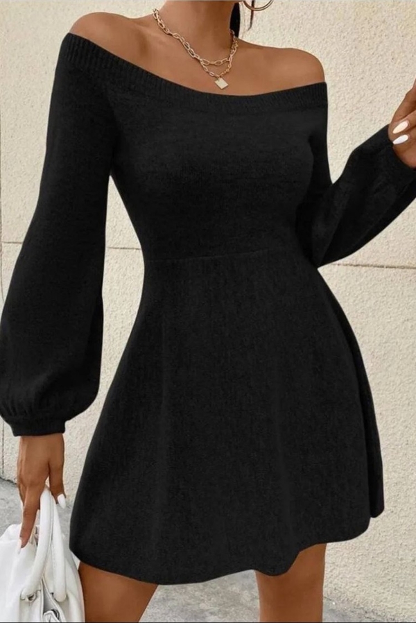 Czarna sukienka IVET mini z długim rękawem