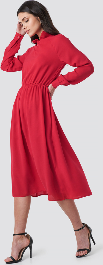 Sukienka NA-KD Trend z długim rękawem midi