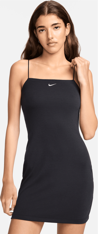 Sukienka Nike w sportowym stylu dopasowana