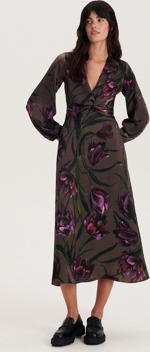 Sukienka Reserved w stylu casual z tkaniny z dekoltem w kształcie litery v