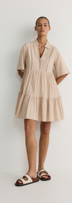 Sukienka Reserved z dekoltem w kształcie litery v w stylu casual mini