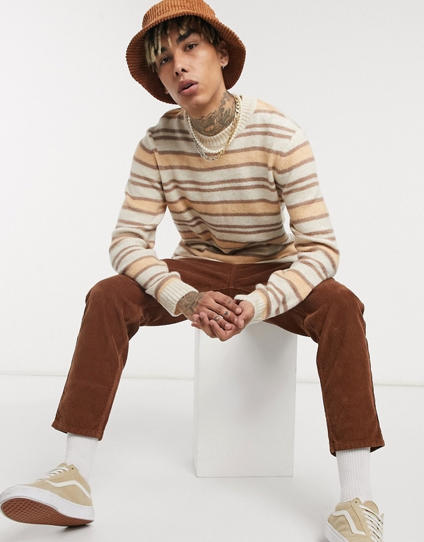 Sweter Asos w młodzieżowym stylu z okrągłym dekoltem