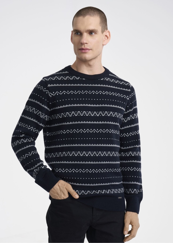Sweter Ochnik z okrągłym dekoltem w młodzieżowym stylu