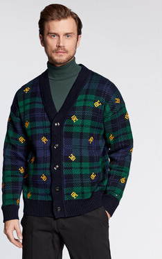 Sweter Tommy Hilfiger w młodzieżowym stylu