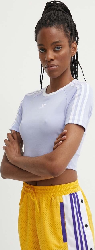 T-shirt Adidas Originals z okrągłym dekoltem w sportowym stylu