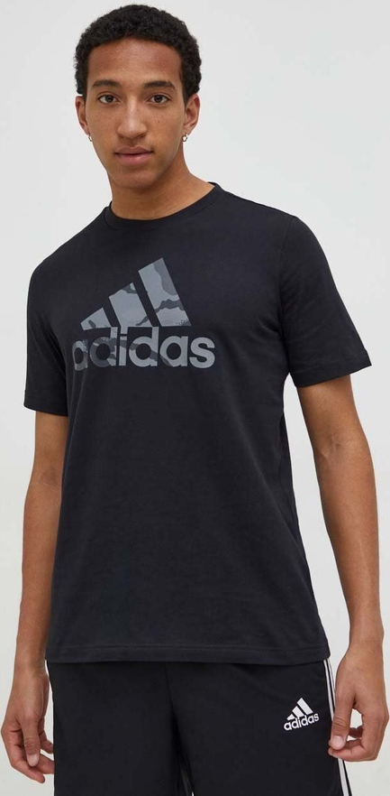 T-shirt Adidas z bawełny z krótkim rękawem z nadrukiem