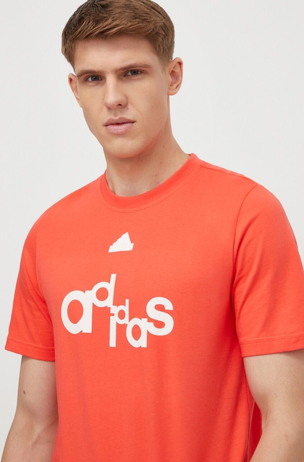 T-shirt Adidas z nadrukiem z krótkim rękawem