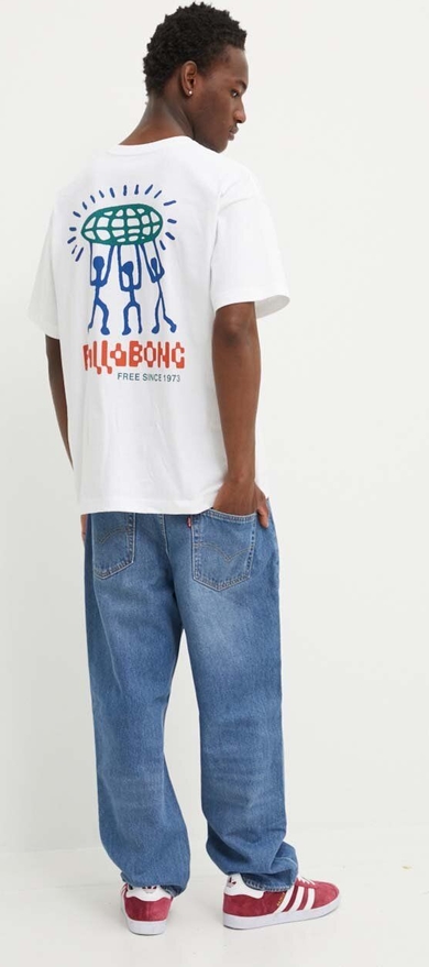 T-shirt Billabong z nadrukiem w młodzieżowym stylu