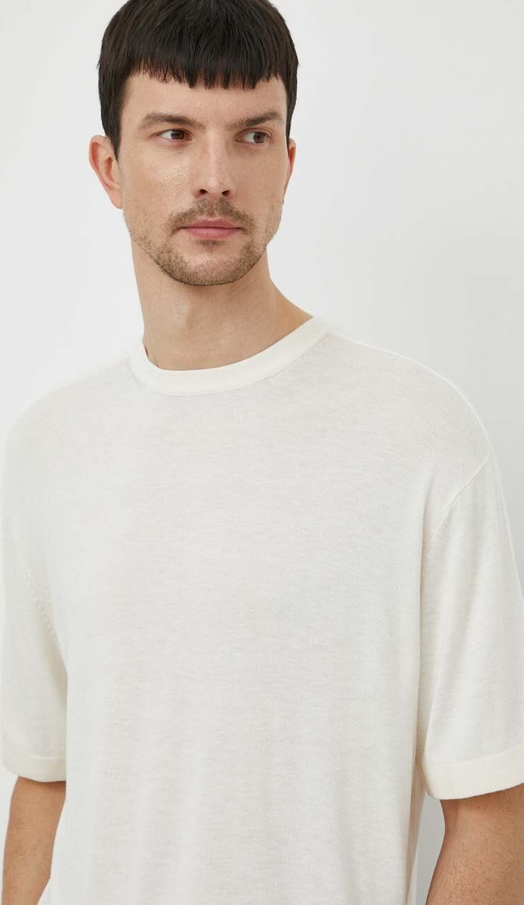 T-shirt Calvin Klein w stylu casual z jedwabiu