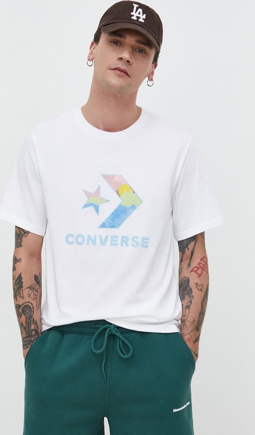 T-shirt Converse z nadrukiem w młodzieżowym stylu
