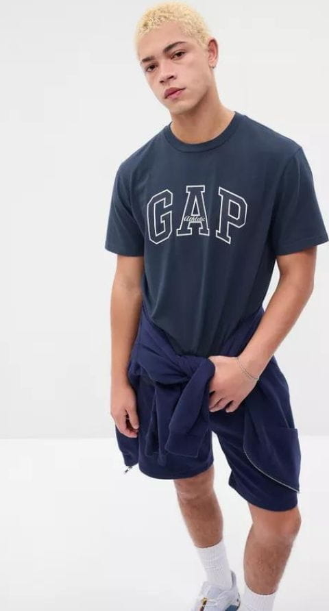 T-shirt Gap w młodzieżowym stylu