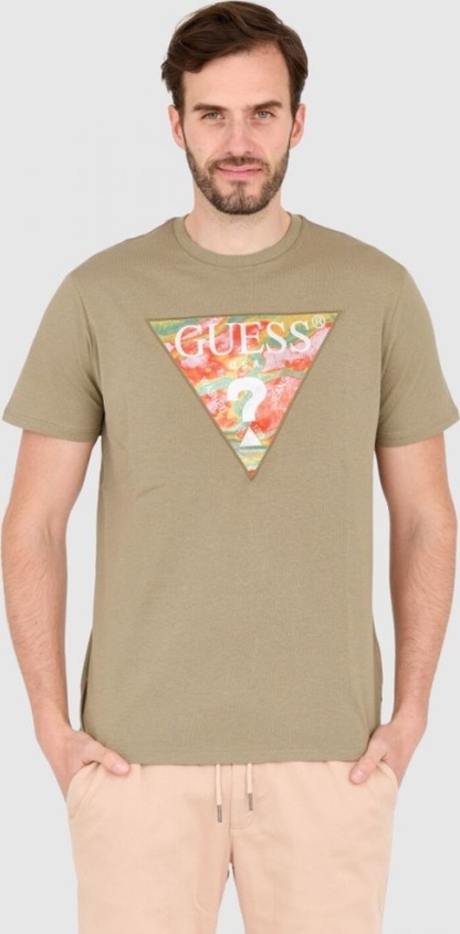 T-shirt Guess w młodzieżowym stylu