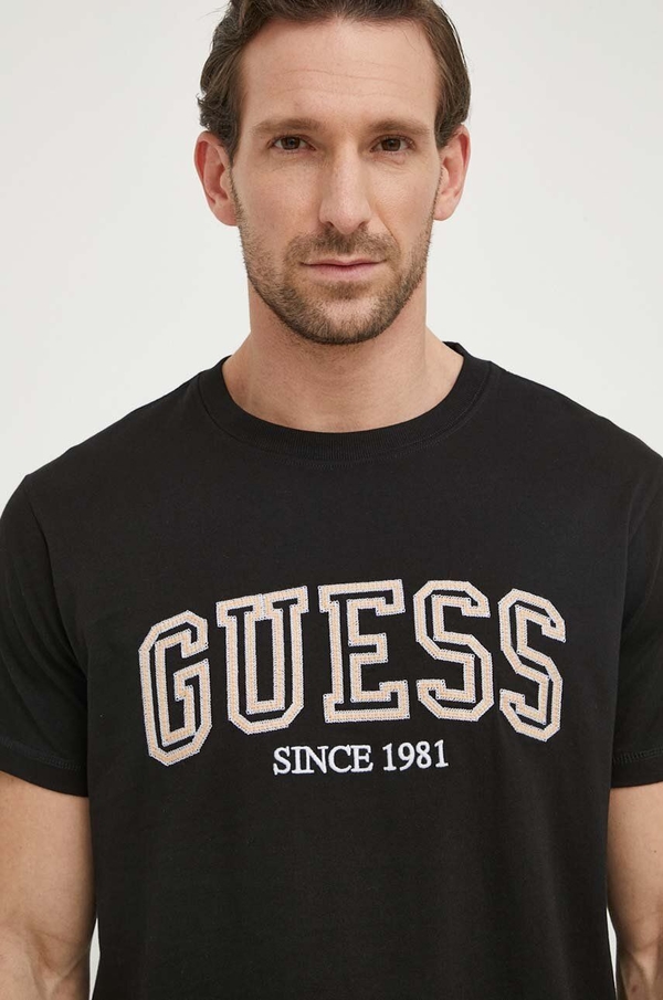 T-shirt Guess w młodzieżowym stylu z bawełny z krótkim rękawem
