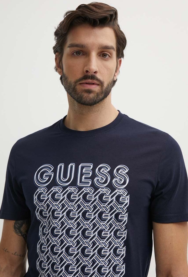 T-shirt Guess w młodzieżowym stylu z nadrukiem z bawełny