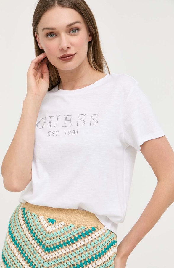 T-shirt Guess z krótkim rękawem w młodzieżowym stylu z bawełny