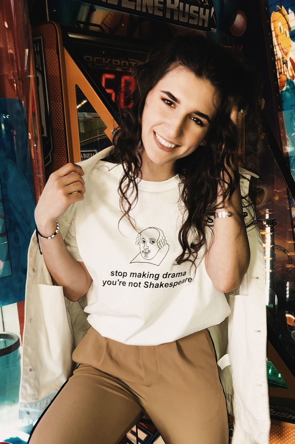 T-shirt Magia Zakupów z okrągłym dekoltem z bawełny w młodzieżowym stylu