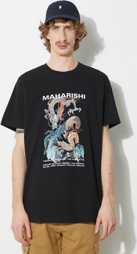 T-shirt Maharishi z nadrukiem w młodzieżowym stylu z krótkim rękawem