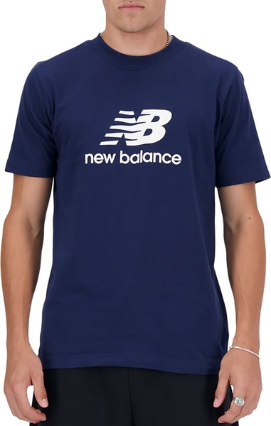 T-shirt New Balance w młodzieżowym stylu