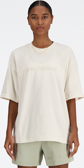 T-shirt New Balance w sportowym stylu