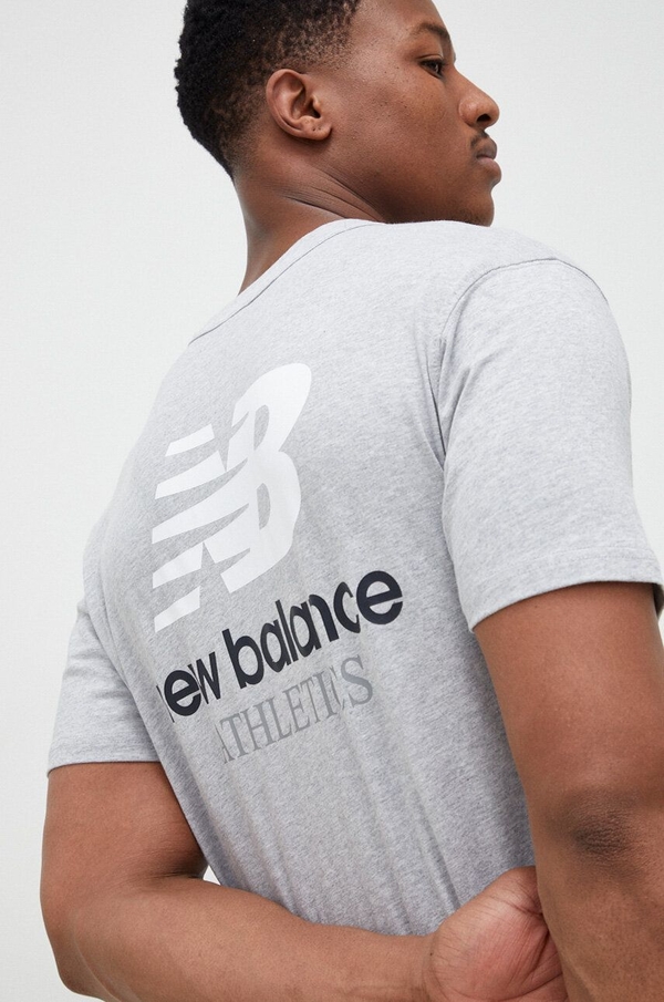 T-shirt New Balance z nadrukiem z bawełny