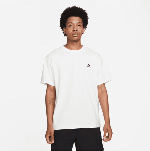 T-shirt Nike w sportowym stylu z bawełny
