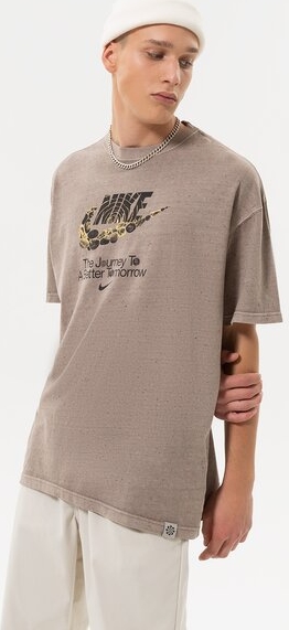 T-shirt Nike w street stylu z krótkim rękawem