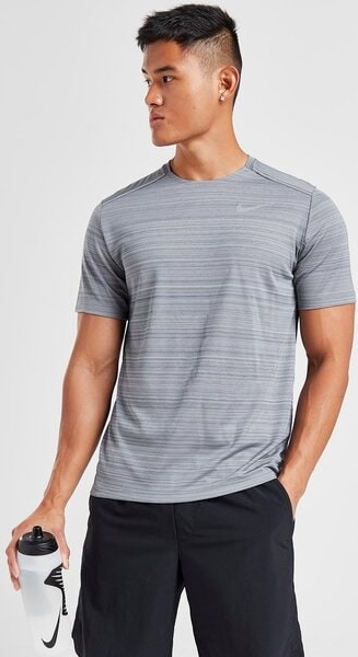 T-shirt Nike w stylu casual z krótkim rękawem
