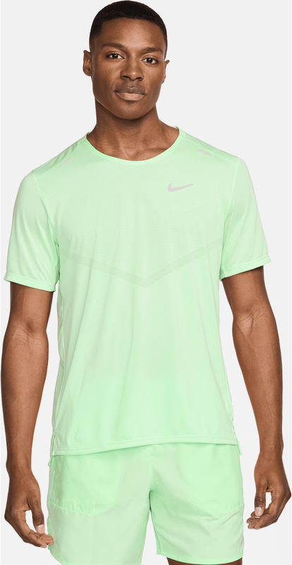 T-shirt Nike w stylu casual z krótkim rękawem