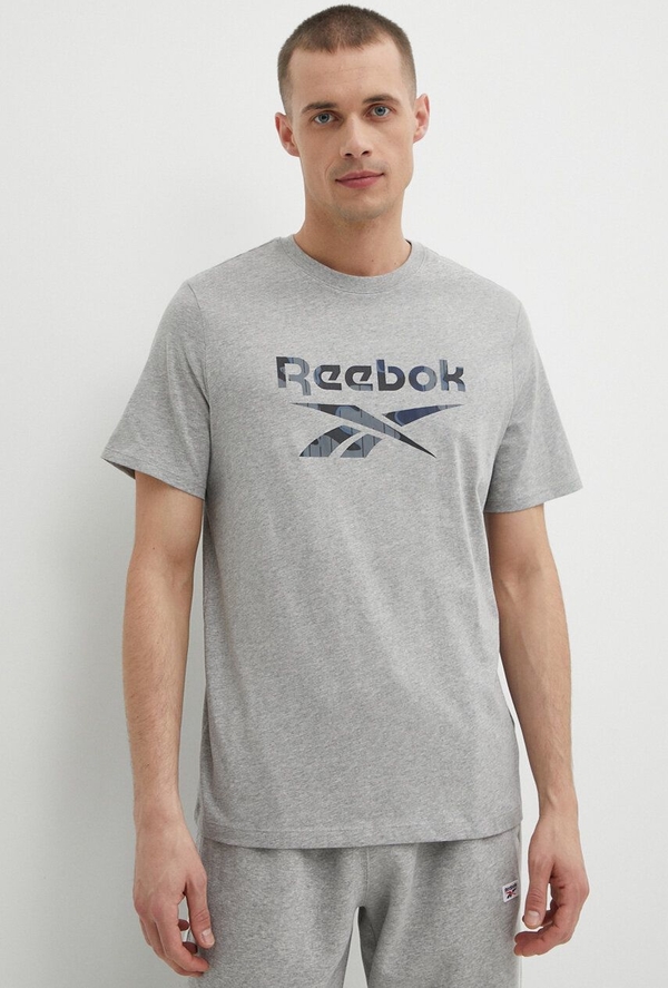 T-shirt Reebok w sportowym stylu z krótkim rękawem z nadrukiem