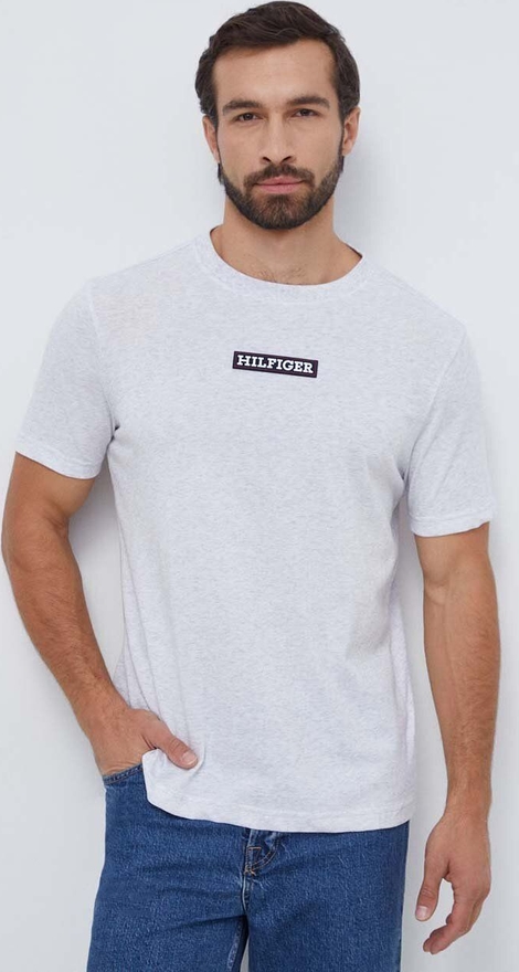 T-shirt Tommy Hilfiger z krótkim rękawem w młodzieżowym stylu z bawełny