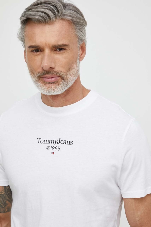 T-shirt Tommy Jeans z bawełny w młodzieżowym stylu