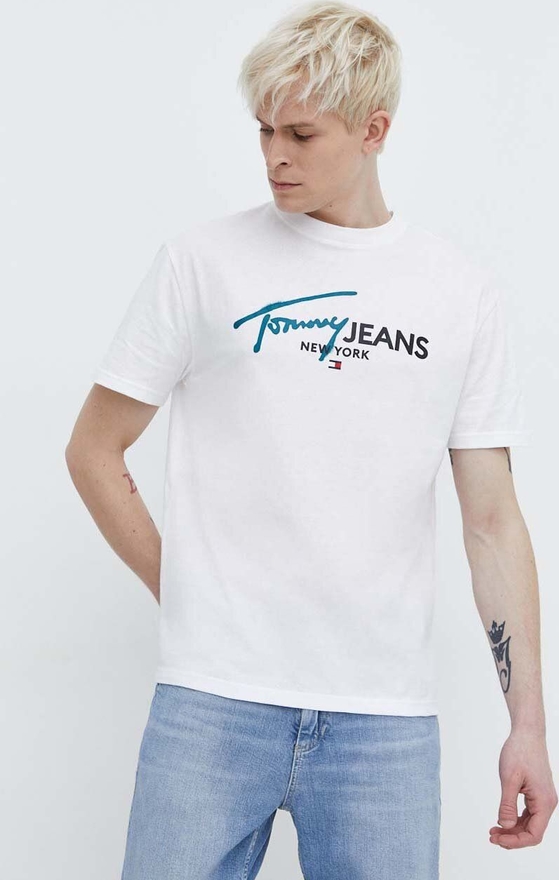 T-shirt Tommy Jeans z nadrukiem z bawełny