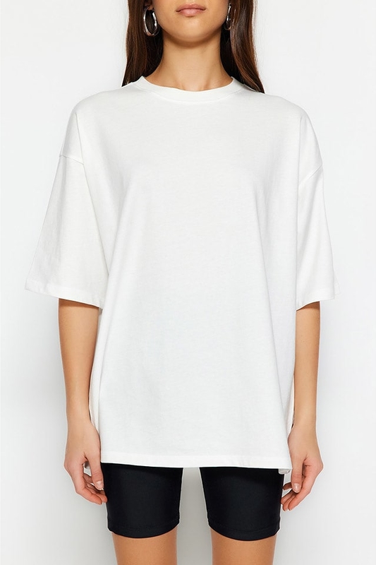 T-shirt Trendyol w stylu casual z bawełny z krótkim rękawem