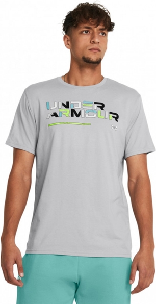 T-shirt Under Armour z bawełny w sportowym stylu z nadrukiem