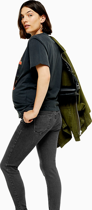 Topshop Maternity – Jamie – Czarne sprane jeansy o obcisłym kroju zasłaniającym brzuch-Czarny