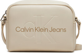 Torebka Calvin Klein matowa w młodzieżowym stylu