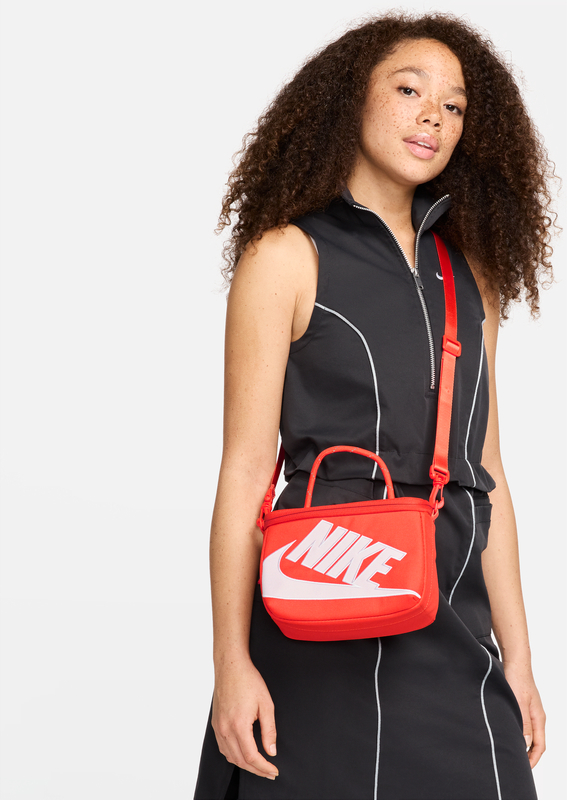 Torebka Nike w sportowym stylu na ramię