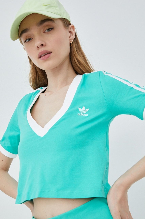 Turkusowy t-shirt Adidas Originals w sportowym stylu